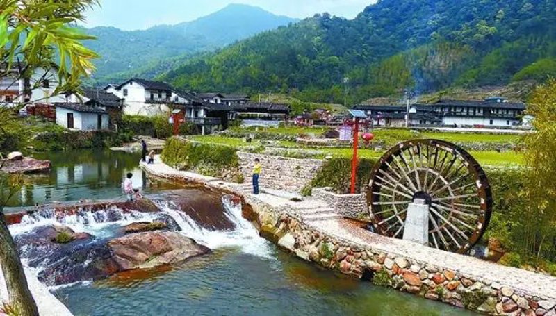 太原，这座古老而又充满现代气息的城市，正吸引着越来越多的游客前来探索其独特的魅力。
